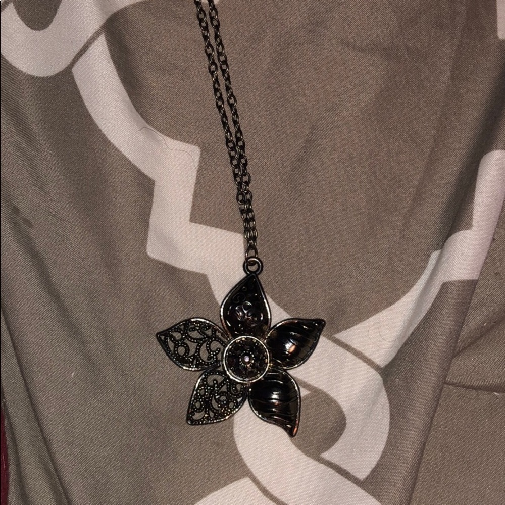 Flower necklace